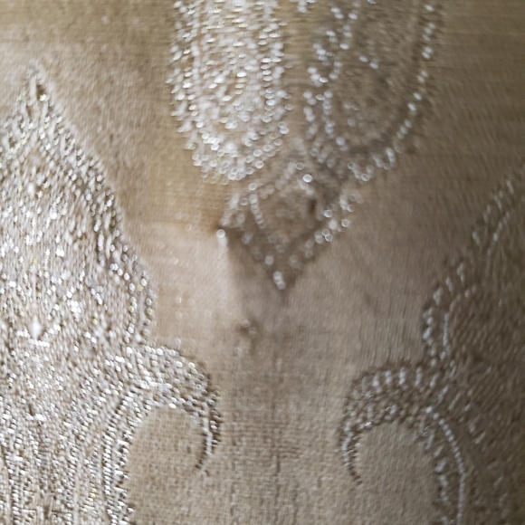 GORGEOUS Vanshik Silk Wedding Sherwani - Picture 10 of 10